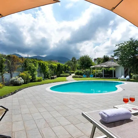 Maison Di Fiore Bed & Breakfast 4*